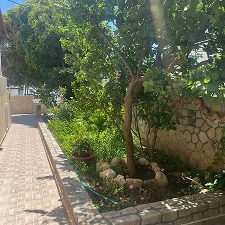 Asterias Apartment *