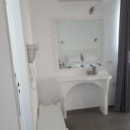 Asterias * Adamantas (Milos)